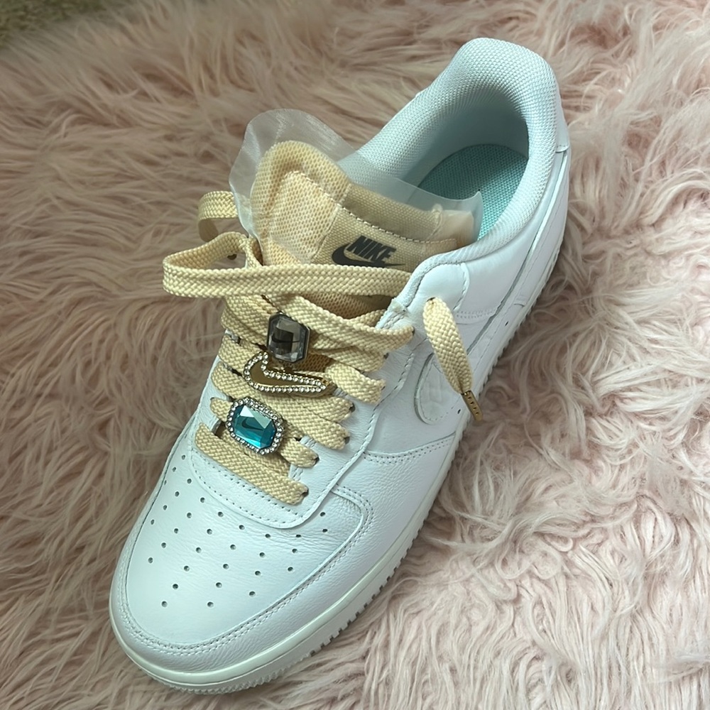 WMNS NIKE AIR FORCE 1 ‘07 LX
